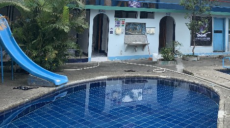 Piscina - Hotel Su Majestad